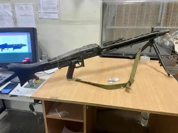 ukrayinets-namagavsya-poshtoyu-vidpraviti-do-frantsiyi-tsirkulyarnu-pilku-gitlera