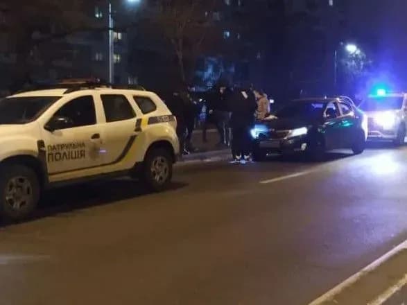 iz-nasilstvom-ta-pogrozami-u-kiyevi-banda-vikrala-cholovika-vimagala-vid-nogo-groshi