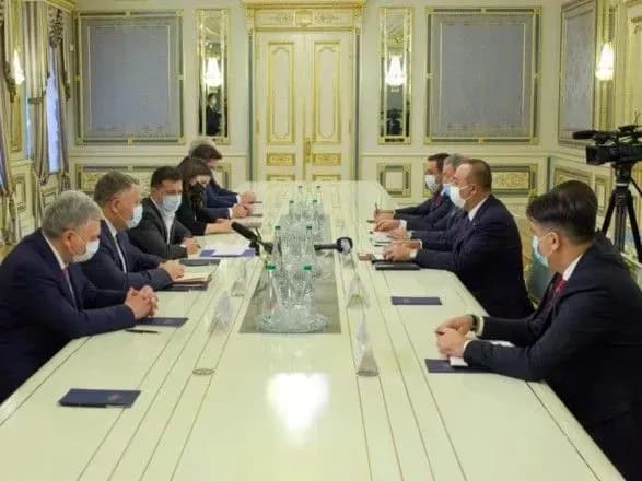 istorichna-podiya-u-kiyevi-vidbulas-persha-zustrich-z-turechchinoyu-u-formati-kvadriga