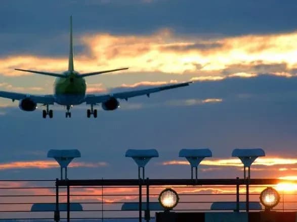 pandemiya-frn-zakrila-aviaspoluchennya-z-britaniyeyu-cherez-mutatsiyu-koronavirusu