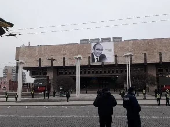 kharkiv-proschayetsya-z-kernesom-sluzhba-u-khrami-vzhe-vidbulasya