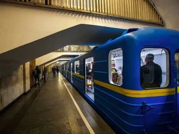 u-novorichnu-nich-robotu-stolichnogo-metro-prodovzhat