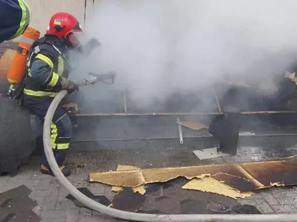 pid-chas-pozhezhi-v-trts-u-rivnomu-na-vulitsyu-viveli-desyatki-ditey