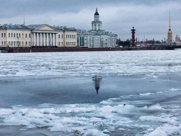 u-peterburzi-z-arkhivu-ran-vkrali-fragment-gramoti-1162-roku