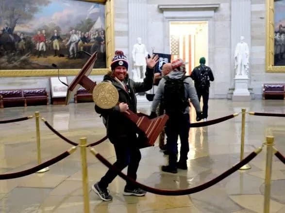 chotiri-eksprezidenta-ssha-zasudili-zavorushennya-v-vashingtoni