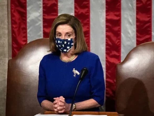 pelosi-poboyuyetsya-scho-nestabilniy-tramp-zavdast-yadernogo-udaru