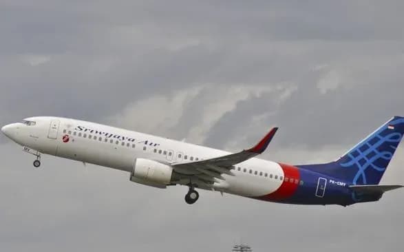 litak-scho-zaznav-katastrofi-v-indoneziyi-ne-podavav-avariynikh-signaliv