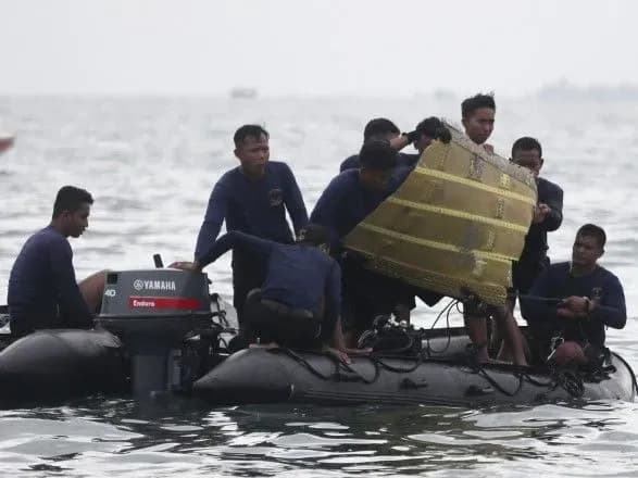 aviakatastrofa-v-indoneziyi-identifikovana-pershe-zhertva