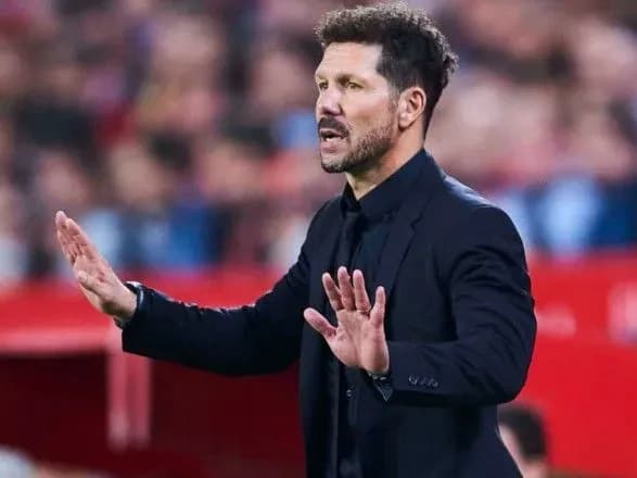 simeone-viznano-naykraschim-nastavnikom-desyatilittya-v-sviti