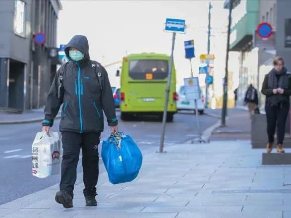 u-norvegiyi-zafiksuvali-23-smerti-pislya-vaktsinatsiyi-vid-covid-19