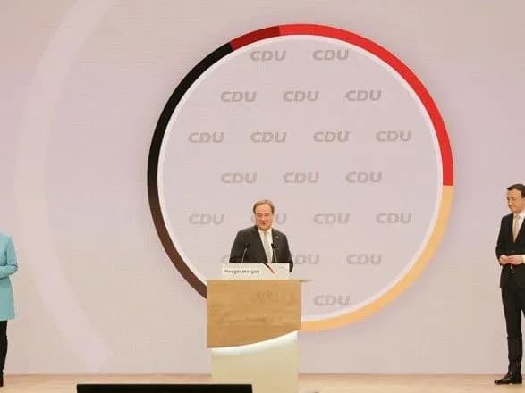 u-partiyi-merkel-rozpovili-pro-kiberataki-pid-chas-onlayn-zyizdu