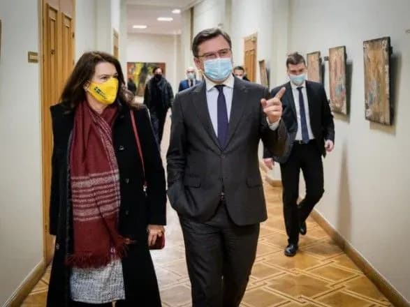 kuleba-obgovoriv-z-golovoyu-obsye-pro-zapusk-distantsiynogo-monitoringu-situatsiyi-v-krimu