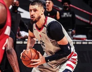 odin-iz-naykraschikh-ukrayinskiy-tsentroviy-dopomig-vashingtonu-zdolati-mayami-v-nba