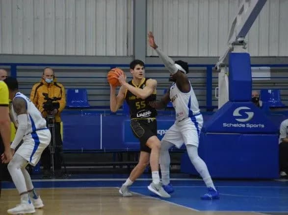 basketbol-lider-superligi-zdobuv-15-tu-peremogu-v-sezoni