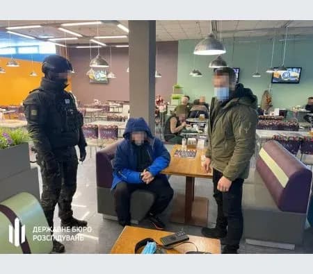 prodavali-posadi-u-dbr-za-15-tis-dolariv-ssha-v-kharkovi-zatrimali-advokativ