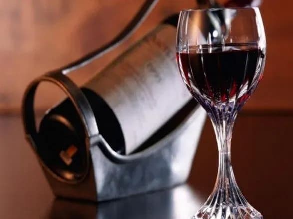 fenomen-portveynu-popri-karantin-prodazhi-u-velikiy-britaniyi-zrosli-yak-na-drizhdzhakh