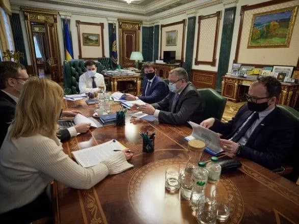 sud-intelektualnoyi-vlasnosti-ta-institut-sudu-prisyazhnikh-u-zelenskogo-obgovorili-reformu-sudovoyi-sistemi