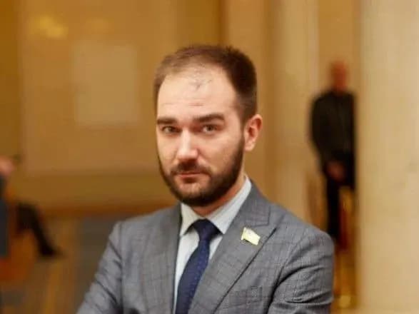 vaks-prodovzhiv-rozsliduvannya-u-spravi-nardepa-yurchenka