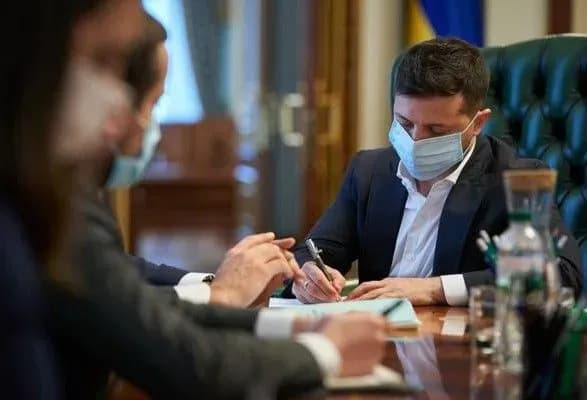 rektoriv-u-vishakh-obiratimut-po-novomu-zelenskiy-pidpisav-zakon