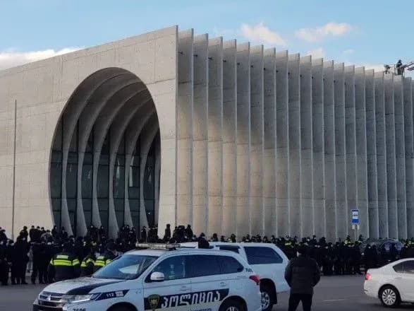 zatrimannya-glavi-partiyi-saakashvili-posli-ssha-ta-britaniyi-vidreaguvali-na-podiyi-obmudsmen-gruziyi-nazvala-tse-ganboyu