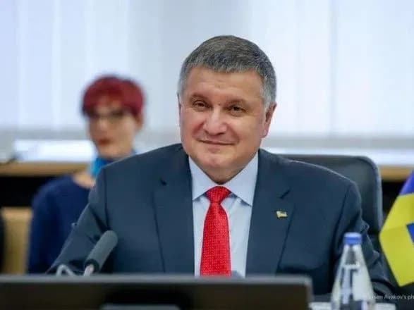 avakov-pripustiv-scho-vin-ne-chort-a-yangol