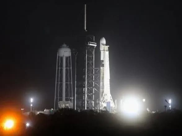 spacex-zapustila-raketu-falcon-9-z-60-suputnikami
