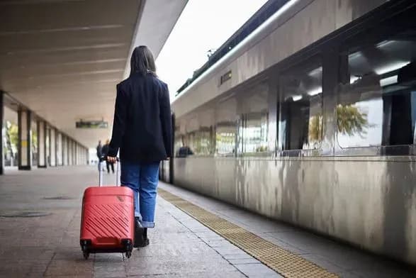 chervona-zona-ukrzaliznitsya-obmezhit-visadku-ta-posadku-pasazhiriv-na-zakarpatti