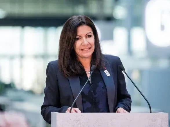 u-parizhi-politsiya-rozignala-lyudey-z-plyazhu-cherez-porushennya-karantinu-mer-mista-prokomentuvala