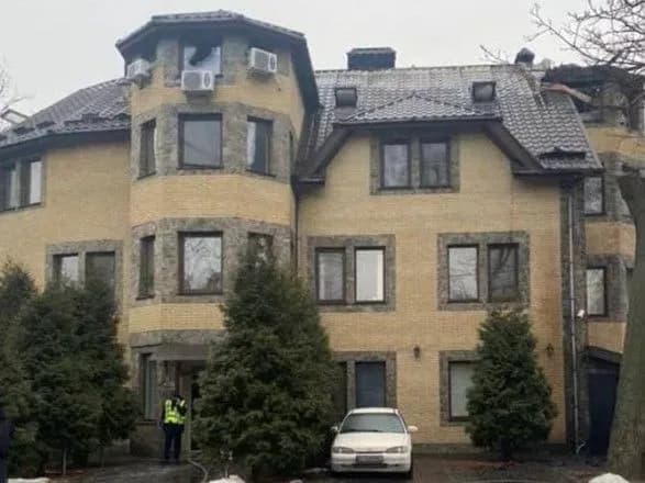 pozhezha-u-stolichnomu-budinku-dlya-litnikh-lyudey-vidkrito-provadzhennya