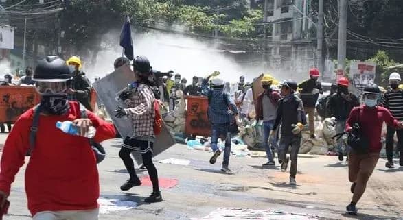 tse-naytemnishiy-moment-dlya-natsiyi-ponad-80-lyudey-vbito-pid-chas-protestiv-u-myanmi