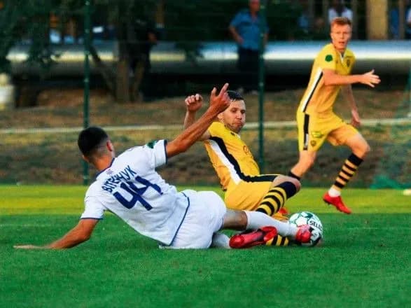 lideri-pershoyi-ligi-zdobuli-peremogi-v-chergovikh-matchakh-turniru