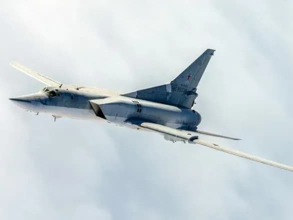 u-rosiyi-na-zemli-u-viyskovogo-litaka-tu-22m3-spratsyuvali-katapulti-ye-zhertvi