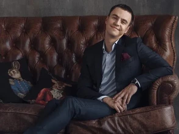 predstavnitstvo-prezidenta-v-krimu-zvernulosya-do-sbu-ta-dpsu-cherez-gastroli-komika-z-rf