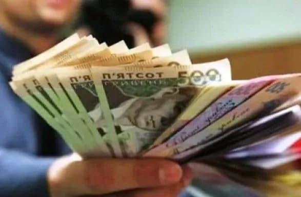 vash-rodich-u-likarni-pid-sud-pide-shakhray-za-vimanyuvannya-groshey-u-stolichnikh-pensioneriv