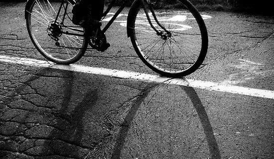 lokdaun-u-kiyevi-popit-na-prokat-velosipediv-viris-udvichi-nagaduyemo-pravila-bezpeki-dlya-velosipedistiv-u-misti