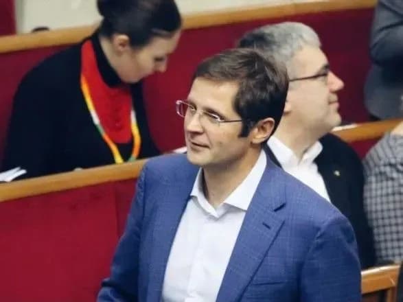 rnbo-gotuye-sanktsiyi-proti-nardepa-kholodova-za-kontrabandu-sigaret-viktor-taran