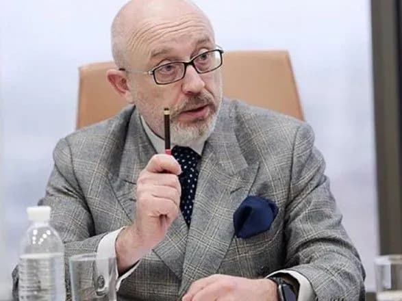 zagostrennya-na-donbasi-reznikov-zapevniv-scho-viyni-ne-bude