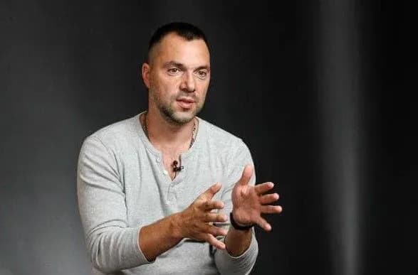 arestovich-pro-plani-perenesennya-peregovoriv-iz-minska-treba-znati-kudi-mi-ydemo