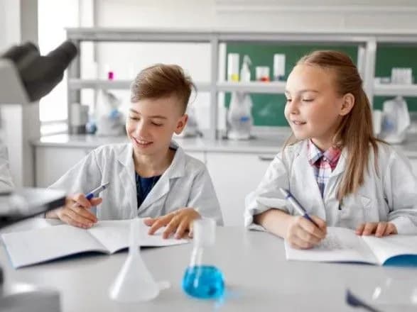 reformuvannya-serednoyi-osviti-nardepi-pidtrimali-zakonoproekt-schodo-formuvannya-merezhi-litseyiv