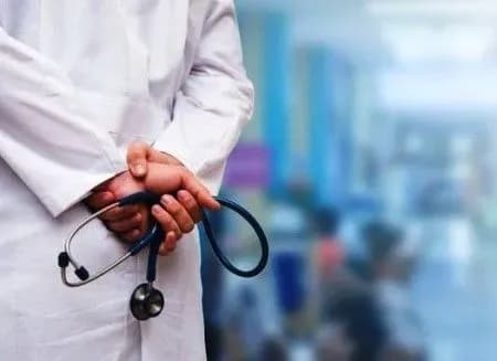 kvertsetin-zapobigaye-urazhennyu-legeniv-koronavirusom-profesor-pro-rezultati-mizhnarodnogo-doslidzhennya