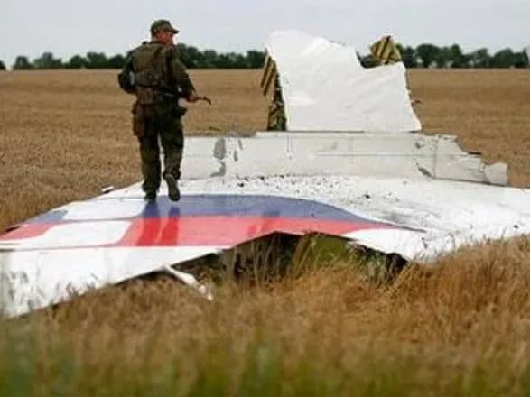 sud-po-mh17-u-travni-proyde-inspektsiya-mistsya-rekonstruktsiyi-ulamkiv-litaka