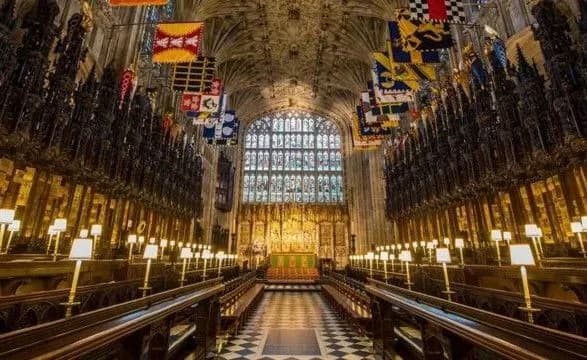 cherez-karantin-v-angliyi-na-pokhoron-printsa-filipa-priydut-lishe-30-lyudey