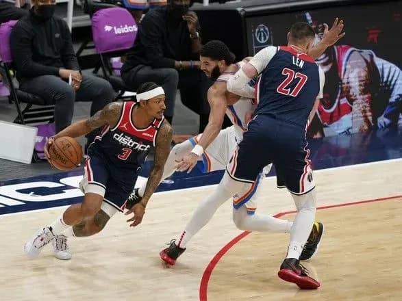 ukrayinets-vzyav-uchast-u-shostiy-peremozi-pospil-klubu-nba