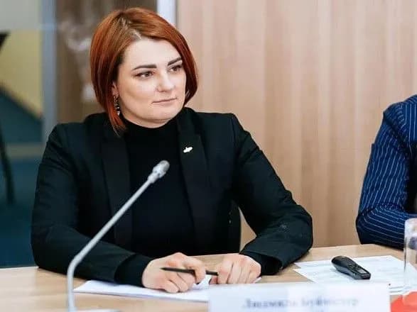 geraschenko-pro-pidozru-bui-mister-schodo-privlasnennya-mai-na-inozemtsya-na-3-5-mln-yevro-u-politsii-do-nei-pitan-nemaye