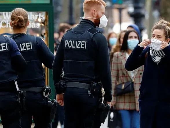 nimechchina-zakrivaye-vyizd-z-indiyi-cherez-covid-19