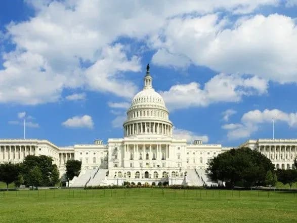 politsiya-kapitoliyu-zatrimala-cholovika-pri-sprobi-proniknuti-na-zakritu-teritoriyu