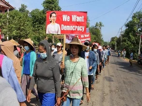 tri-misyatsi-protestiv-v-myanmi-oon-poperedzhaye-pro-bezdiyalnist