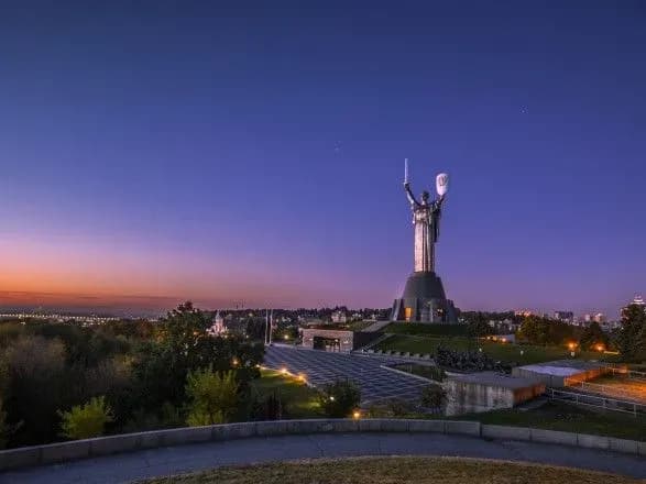 mayzhe-polovina-ukrayintsiv-vvazhayut-za-neobkhidne-svyatkuvati-den-peremogi-nad-natsizmom-9-travnya-opituvannya