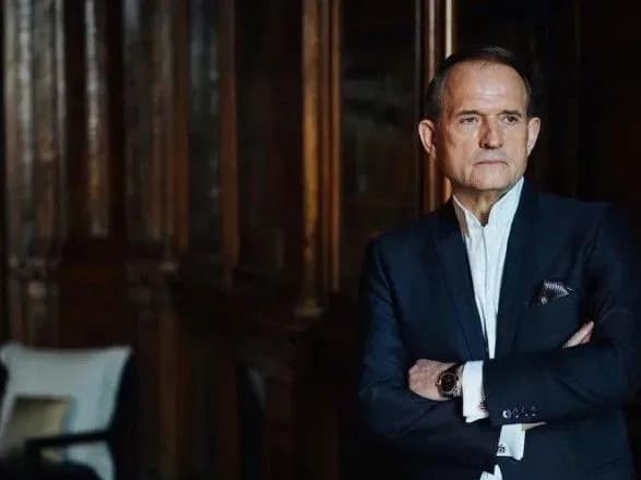 pidozru-medvedchuku-napravili-yomu-dodomu-ta-do-verkhovnoyi-radi-bakanov