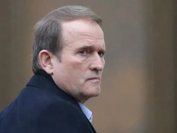 medvedchuk-pribuv-do-ofisu-genprokurora